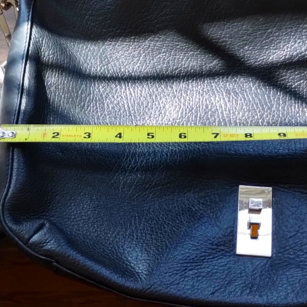 Kenneth Cole Reaction Laptop Messenger Bag - Picture 14 of 16